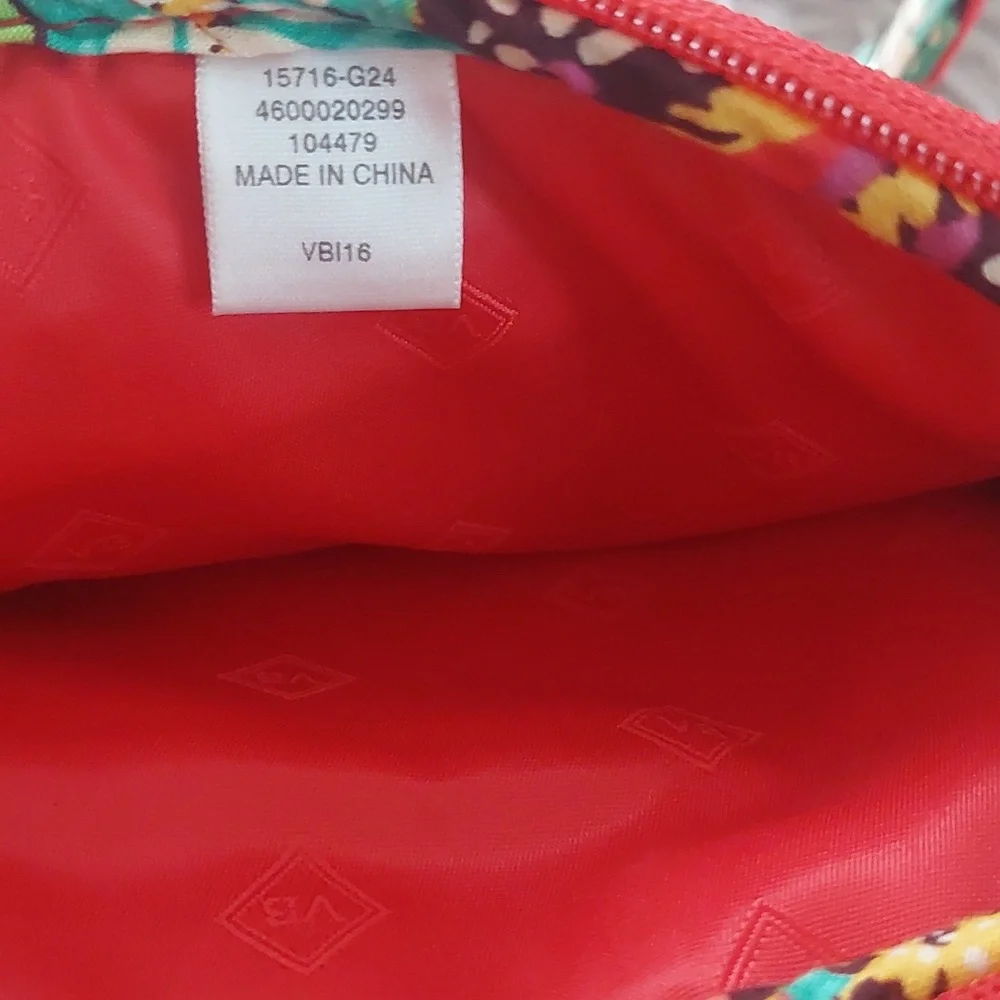 SOLD!! VERA BRADLEY - Picture 5 of 12